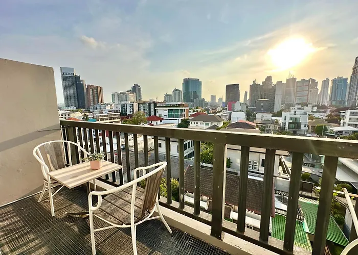 Apartment With View Near Ekkamai